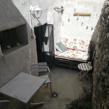 Charmant Appartement En Centre-Ville Medieval Gigean المظهر الخارجي الصورة