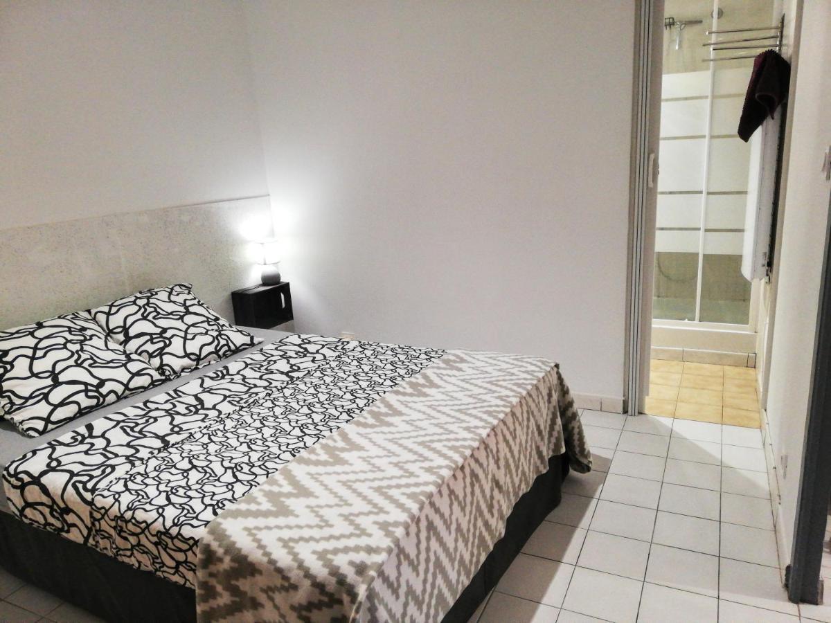Charmant Appartement En Centre-Ville Medieval Gigean المظهر الخارجي الصورة