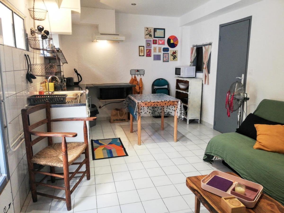Charmant Appartement En Centre-Ville Medieval Gigean المظهر الخارجي الصورة